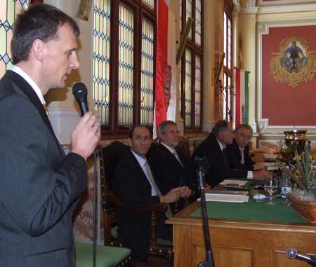 0529kykosaras04.jpg
