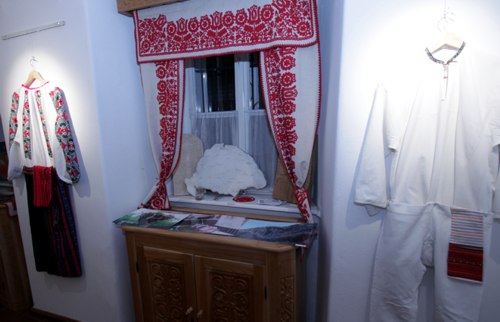 20101211selleyattila04c.jpg