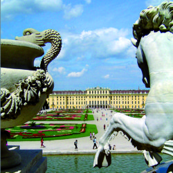 Schonbrunn250.jpg