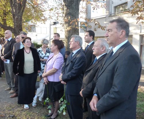 20110930sutoszobor03.jpg