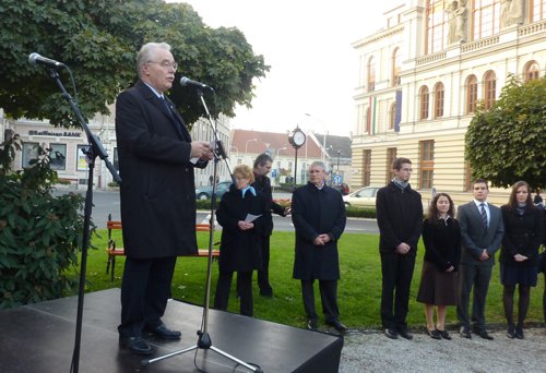 P1220815acc.jpg P1220815acc.jpg