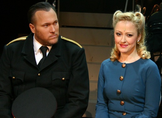 evita1ccc.jpg evita1ccc.jpg