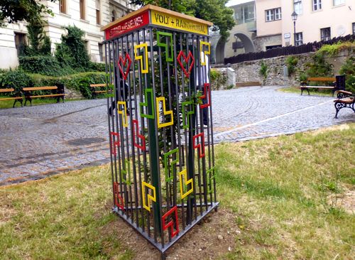 P1030221v.jpg