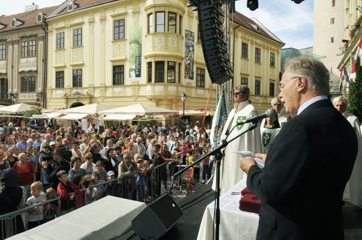 koronazas01ccc.jpg