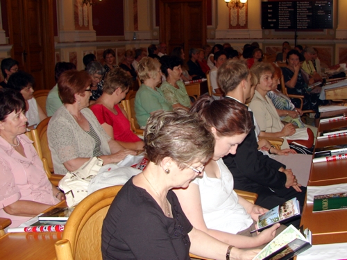 20090706BESZELNc01.jpg